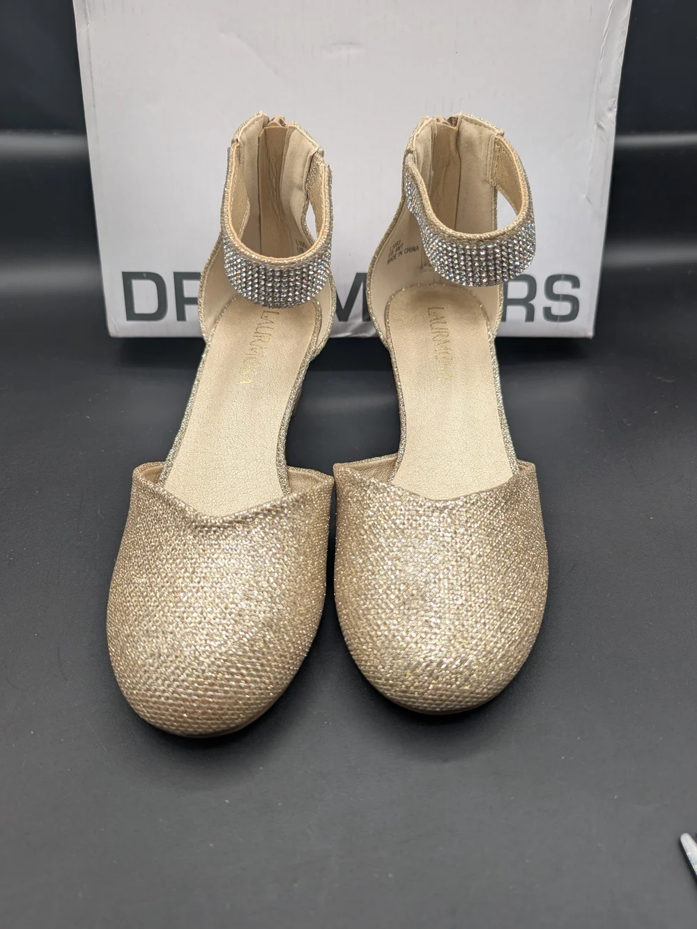 Dream Pairs elegant gold